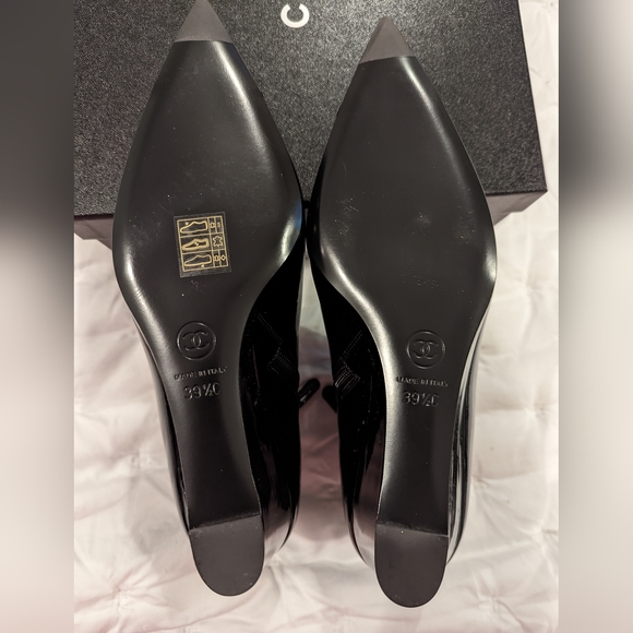 Chanel 22C black patent calfskin wedge ankle boots in size 39.5C - Picture 7 of 16